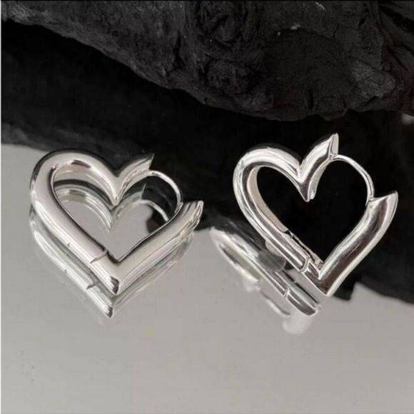 The Statement Heart earrings hoop huggie in 925 silver - Picture 5 of 6